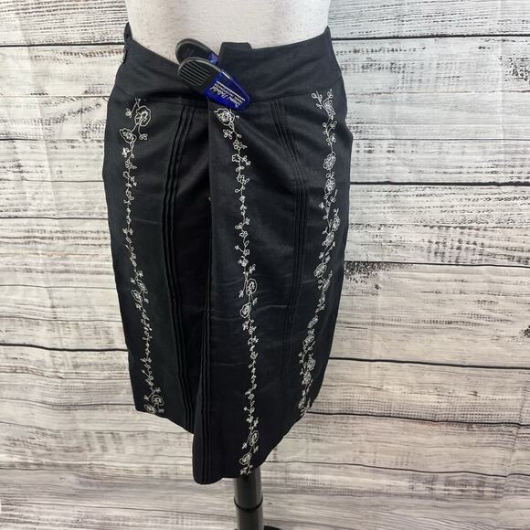 Style & Co Skirt size 8 Petite Black Linen Knee A Line Floral Embroidery Modest - Picture 7 of 8